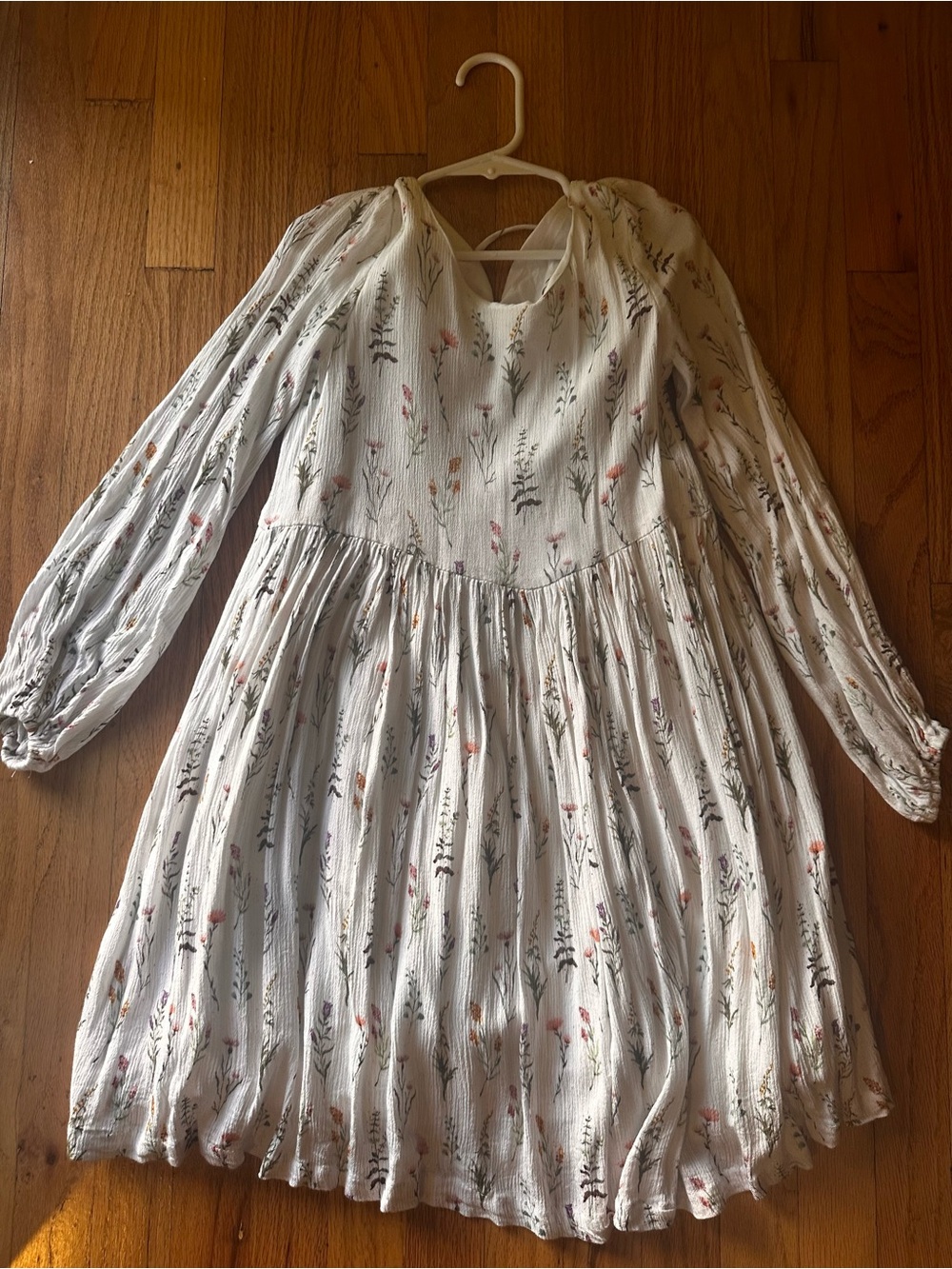 Girls lightweight, flowy floral dress